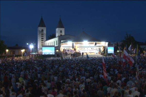 Henryk Hoser érsek atya szentbeszéde a Mladifest záró szentmiséjén